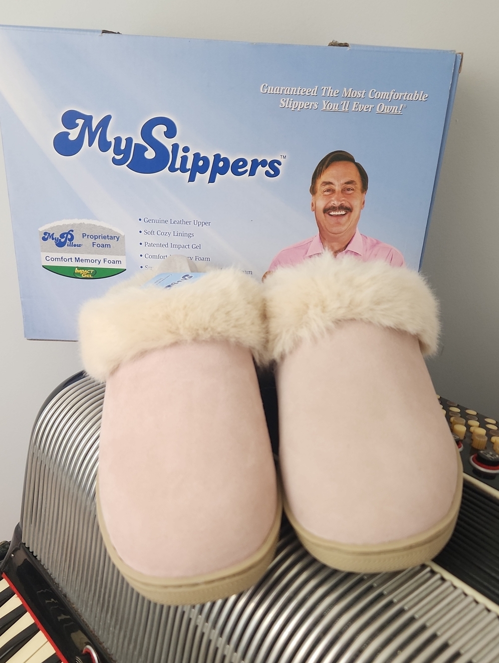 NIB - MY SLIPPERS PINK SUEDE INDOOR/OUTDOOR SOLE SLIPPERS SIZE 6